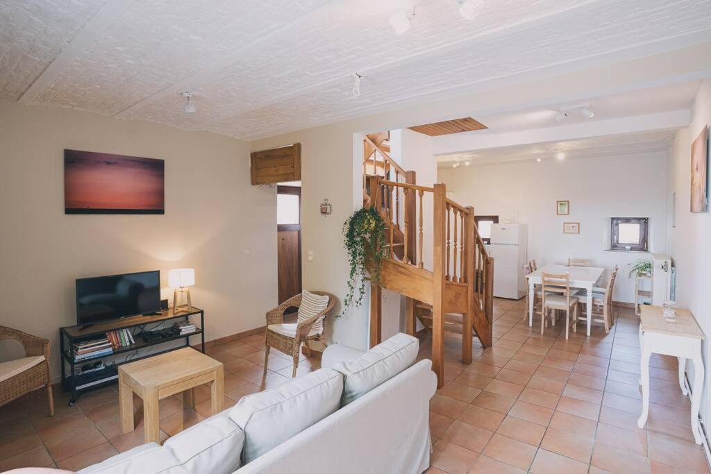 A L'Entree Du Verger - Charmante Maison En Pierres Dinant Buitenkant foto