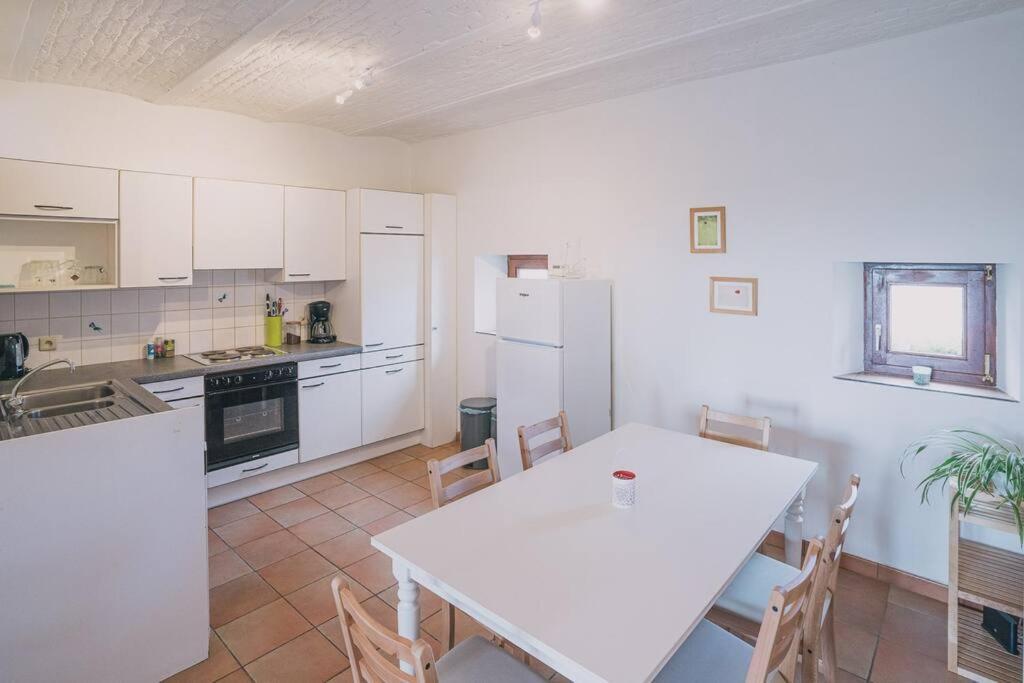 A L'Entree Du Verger - Charmante Maison En Pierres Dinant Buitenkant foto